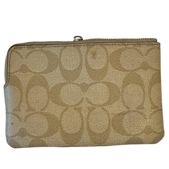 Coach coin purse wallet quiet luxury dainty classic classy elegant sophisticated - Picture 3 of 6